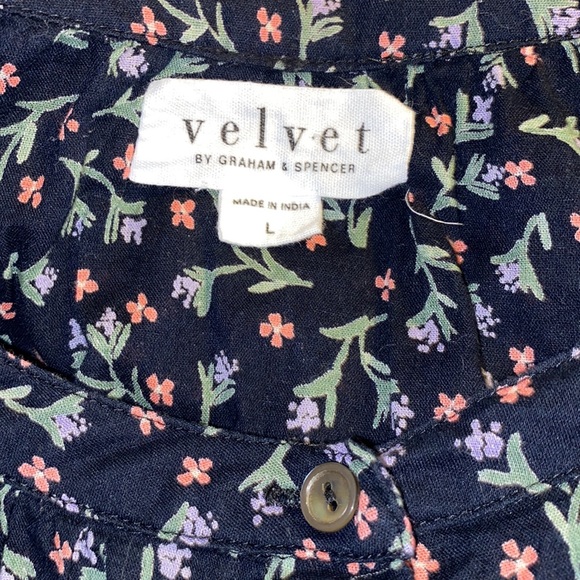 Anthro Velvet by Graham & Spencer Black Floral Collarless Peasant Blouse Top - Picture 4 of 10